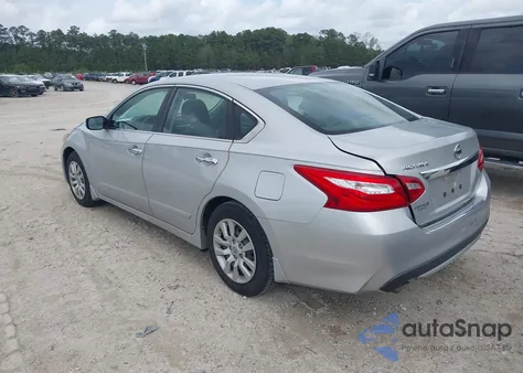 2017 Nissan Altima 2.5 S z USA, uszkodzony, nr VIN 1N4AL3AP0HC155771